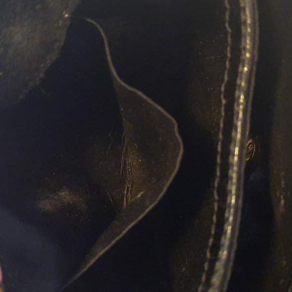 YSL Laurent patent leather crossbody. - Picture 7 of 13